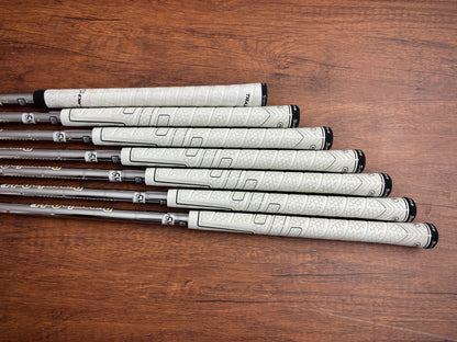Ping i230 Iron Set 4-PW / Dynamic Gold 120 S300 Stiff