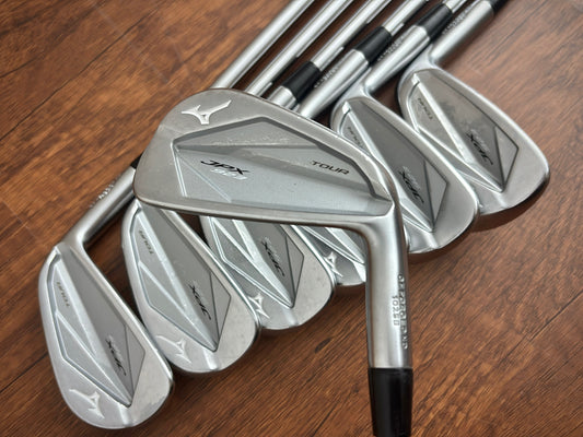 Mizuno JPX 923 Tour Iron Set 4-PW / Dynamic Gold S300 Stiff