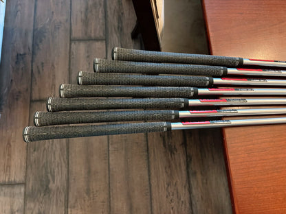 (Left-handed) Cobra King Forged CB ‘23 Iron Set 4-PW / KBS Tour C-Taper 120 Stiff