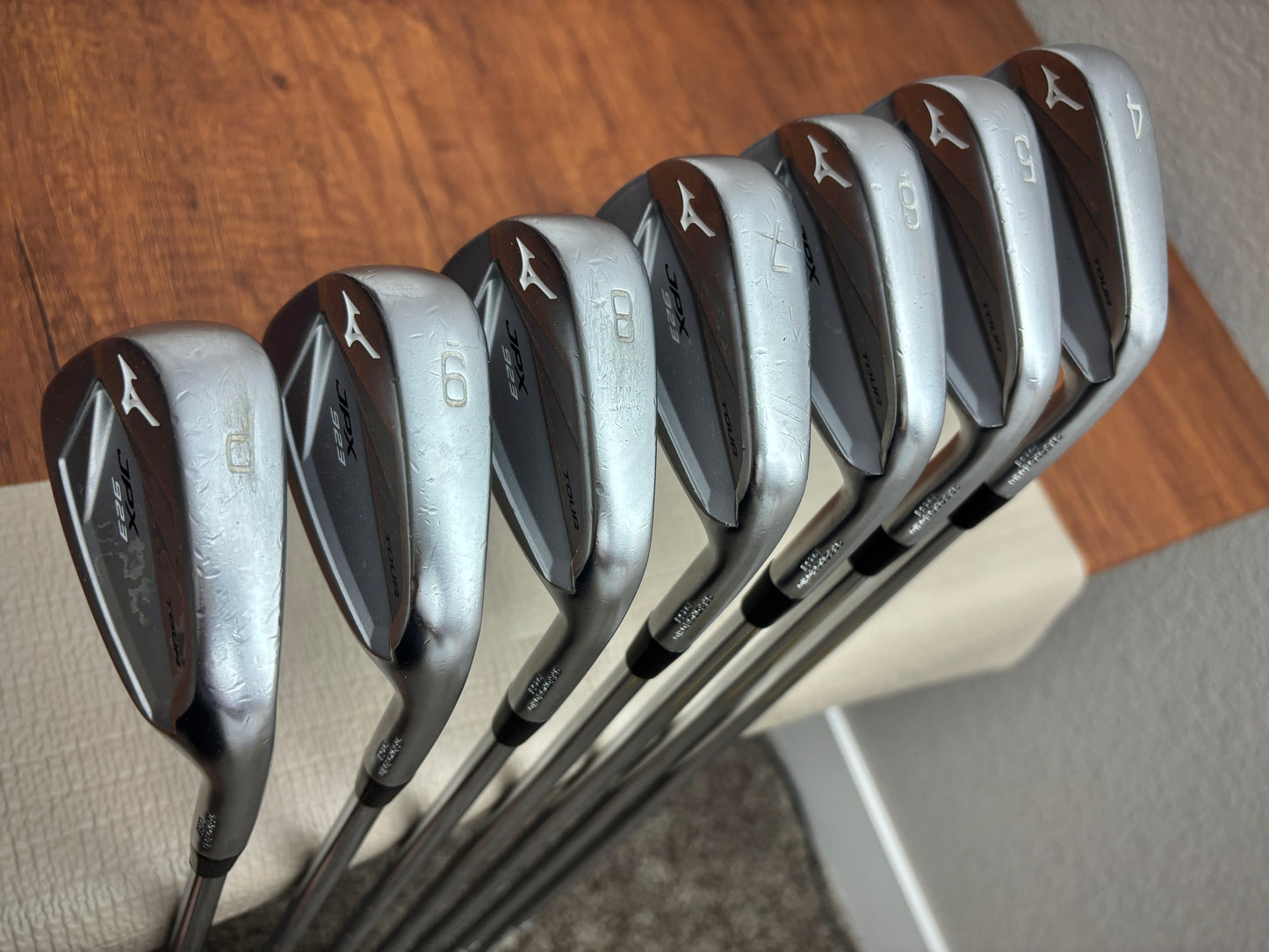 Mizuno JPX 923 Tour Iron Set 4-PW / Dynamic Gold S300 Stiff