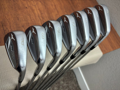 Mizuno JPX 923 Tour Iron Set 4-PW / Dynamic Gold S300 Stiff