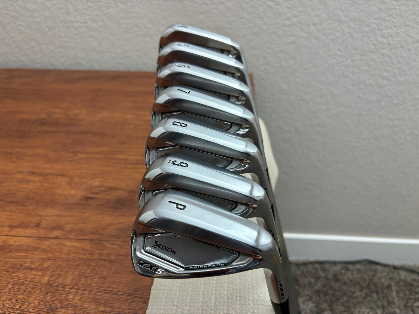 Srixon ZXi5 Iron Set 4-PW / Dynamic Gold S300 Stiff