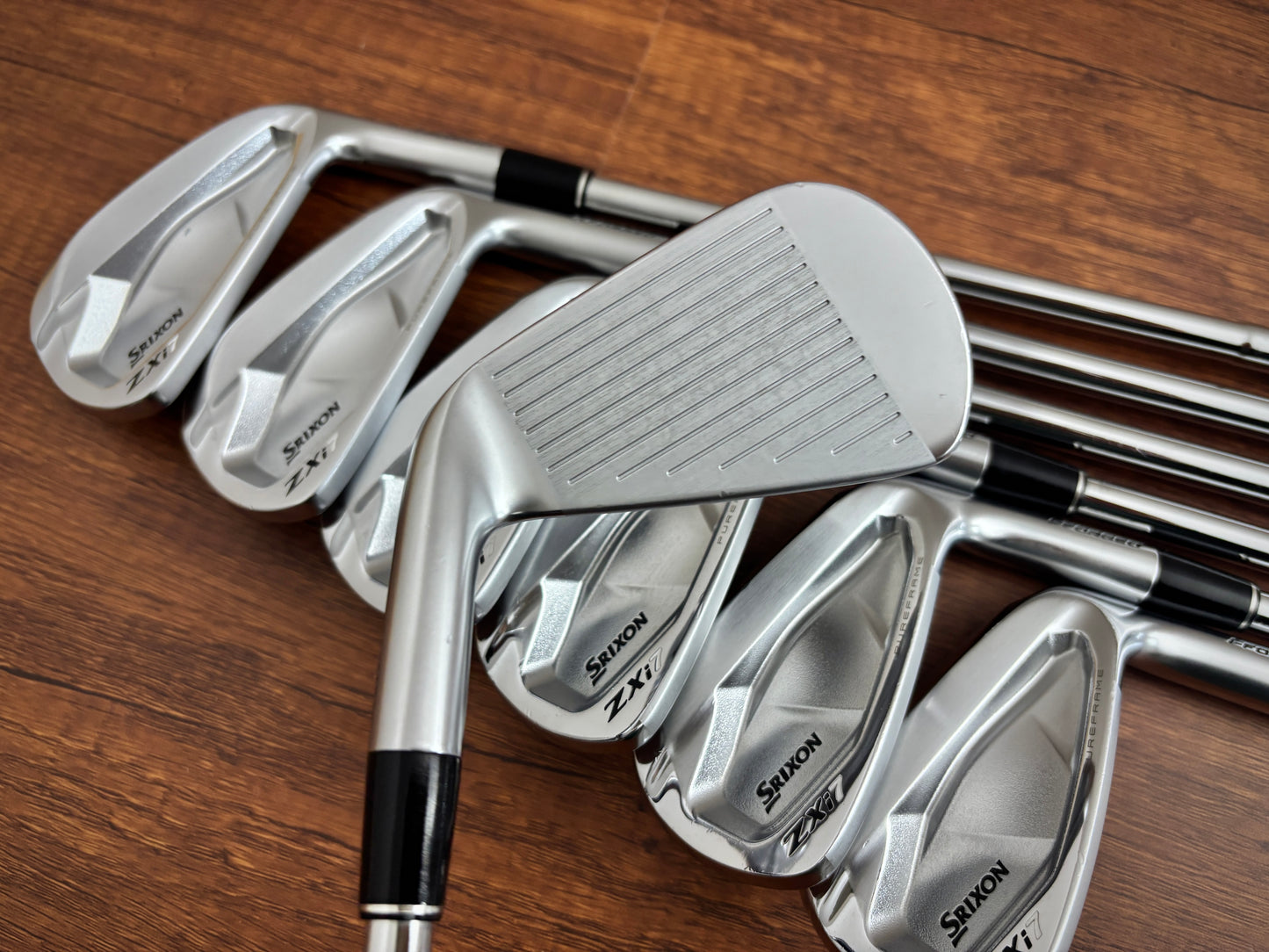 Srixon ZXi7 Iron Set 4-PW / Dynamic Gold S300 Stiff