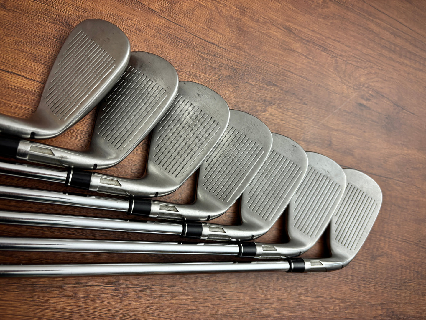 (Left-handed) Taylormade SIM 2 Max Iron Set 5-AW / KBS Max MT Regular Flex