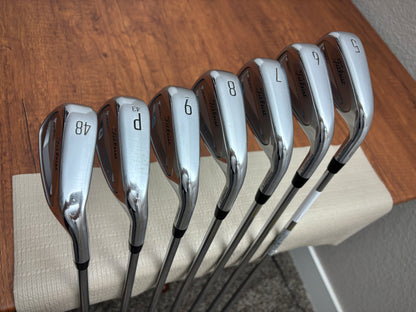 Titleist T350 ‘23 Iron Set 5-GW / True Temper AMT R300 Regular