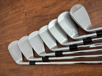 *NEW IN PLASTIC* Taylormade P790 '25 Iron Set 4-PW / KBS Tour Lite Stiff