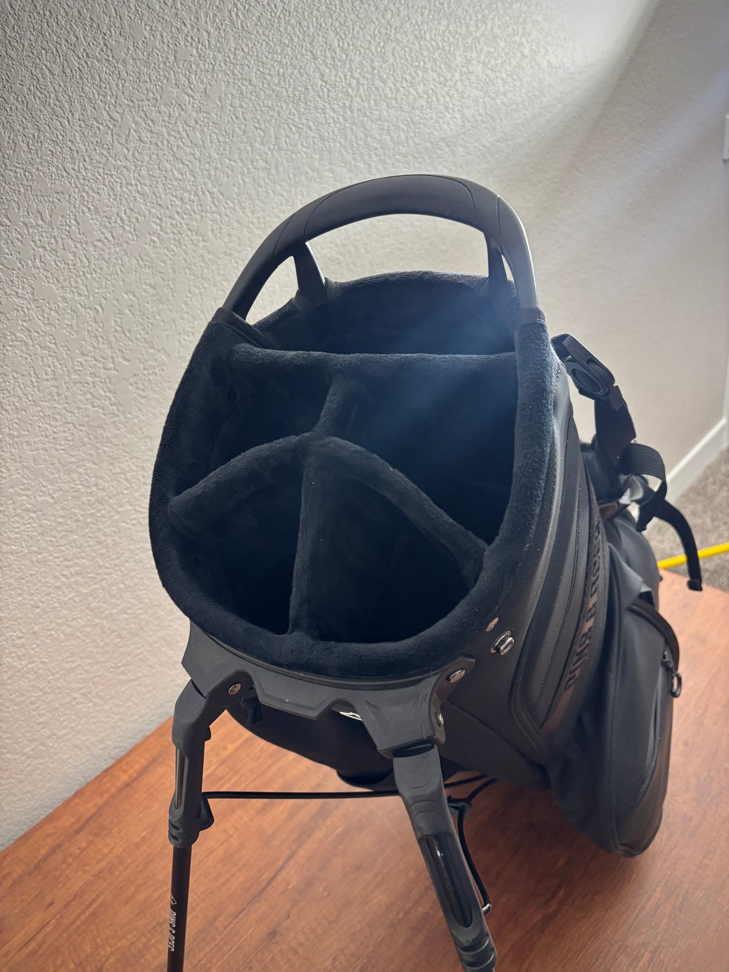Pins & Aces Golf Stand Bag Black