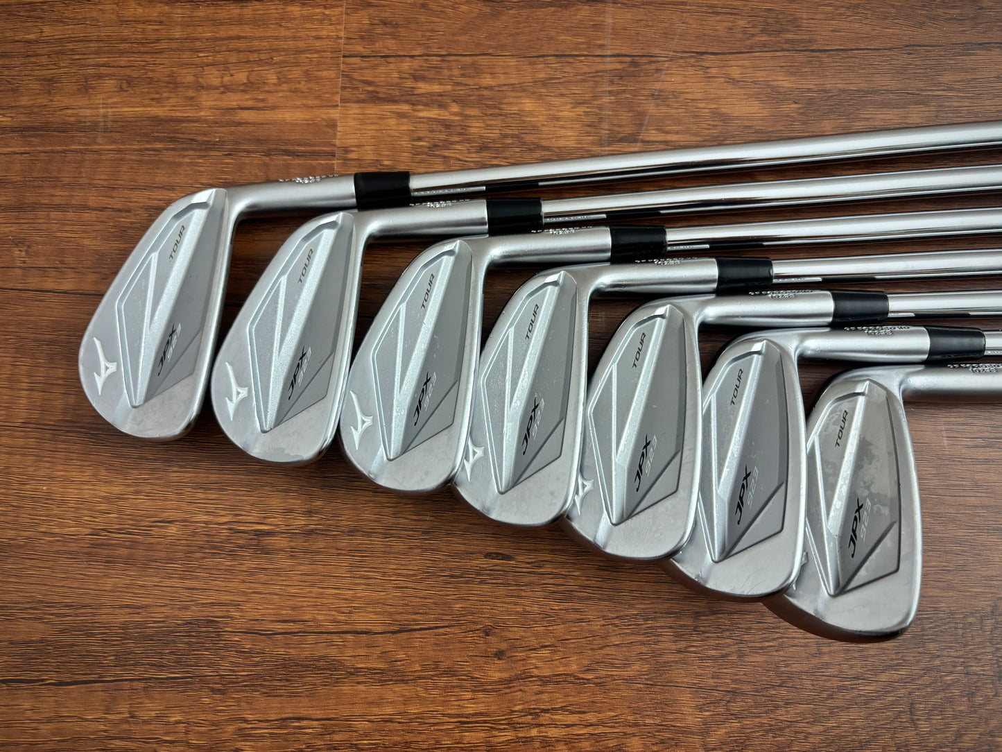 Mizuno JPX 923 Tour Iron Set 4-PW / Dynamic Gold S300 Stiff