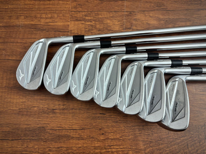 Mizuno JPX 923 Tour Iron Set 4-PW / Dynamic Gold S300 Stiff