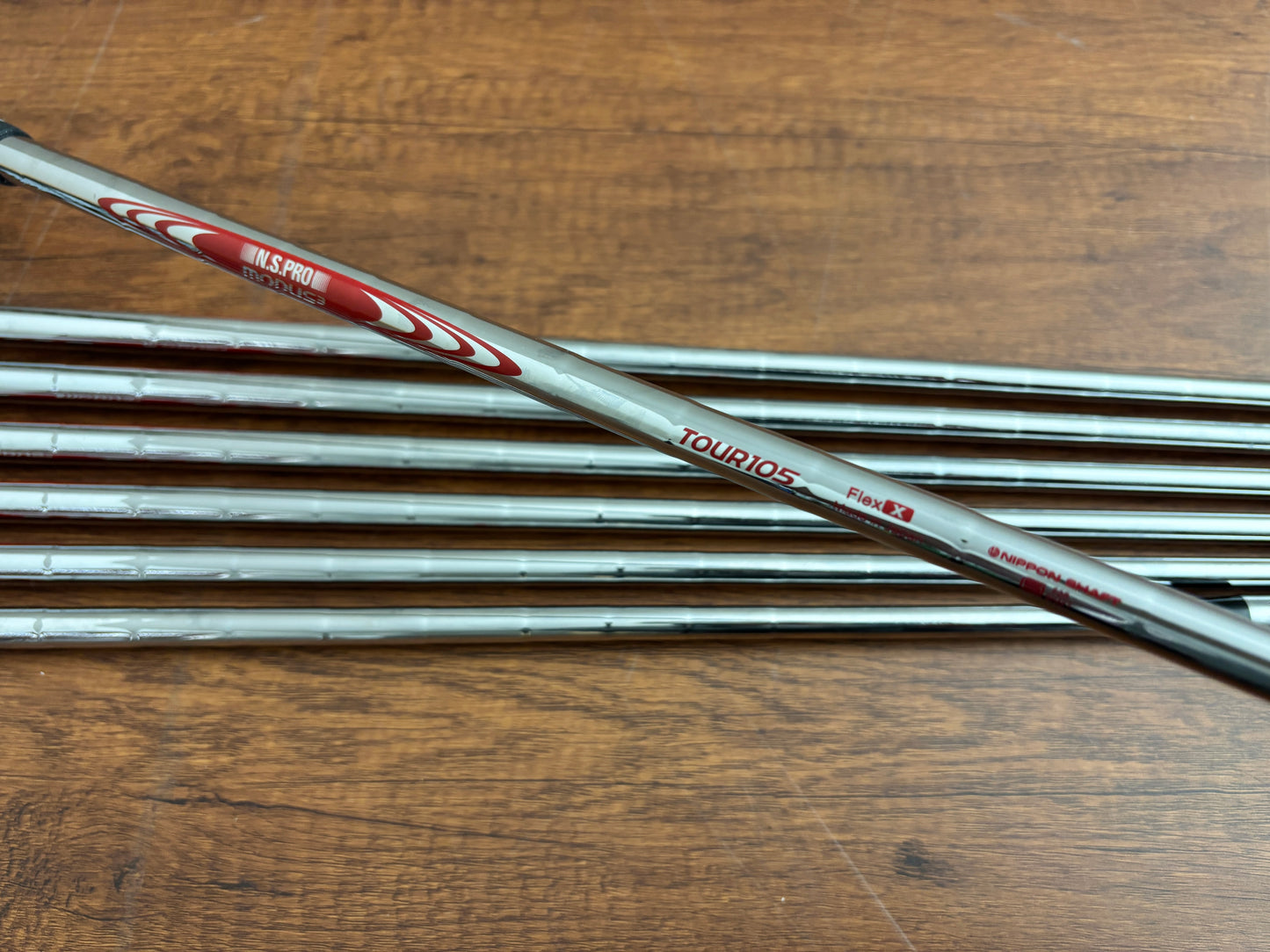 (Left-handed) *NEW IN PLASTIC Titleist T100 '25 Forged Iron Set 4-PW / NS Pro 105 X-Stiff