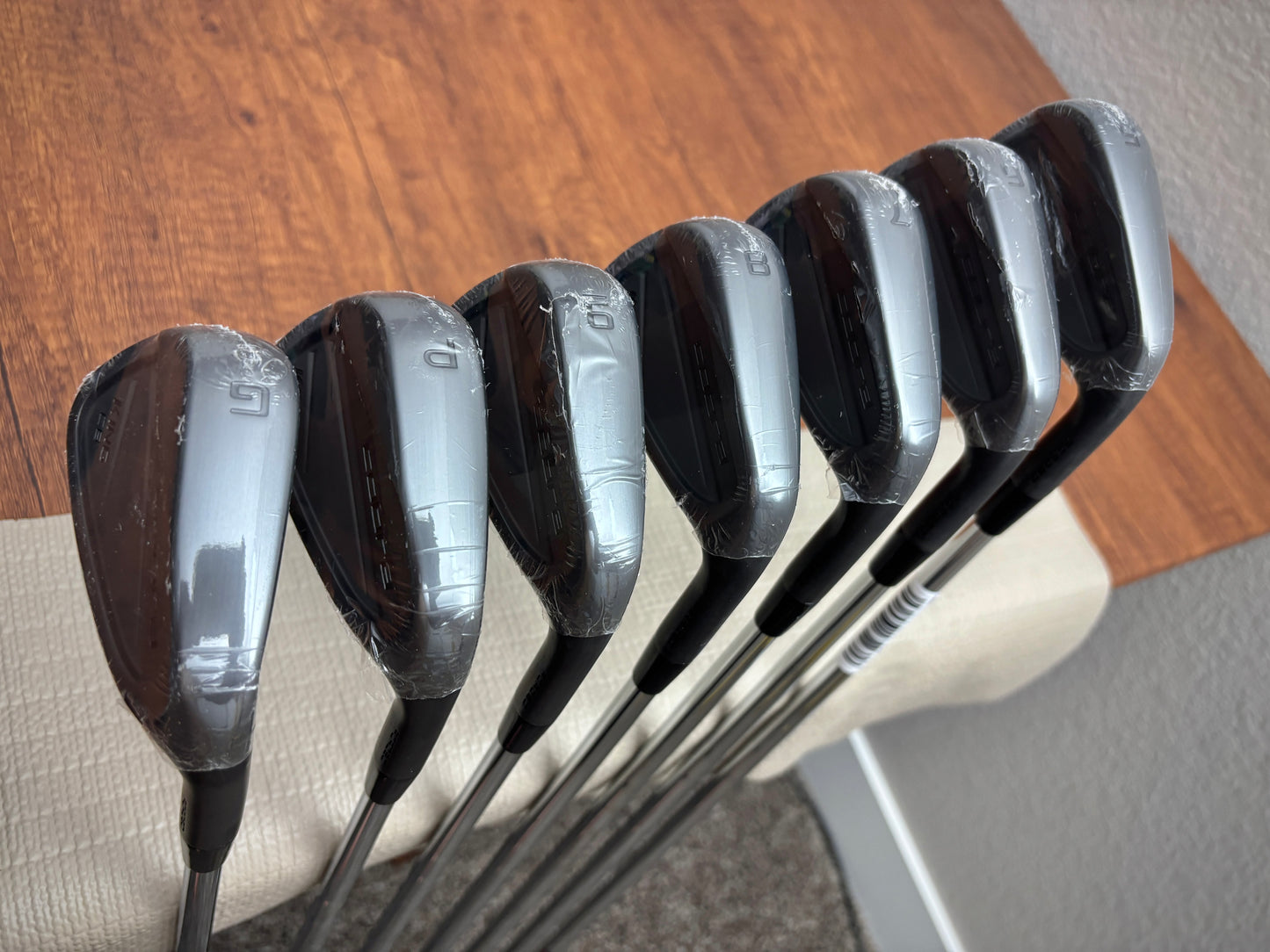 *NEW IN PLASTIC* Cobra King CB '25 Black Iron Set 5-GW / KBS $-Taper Lite 100 Stiff