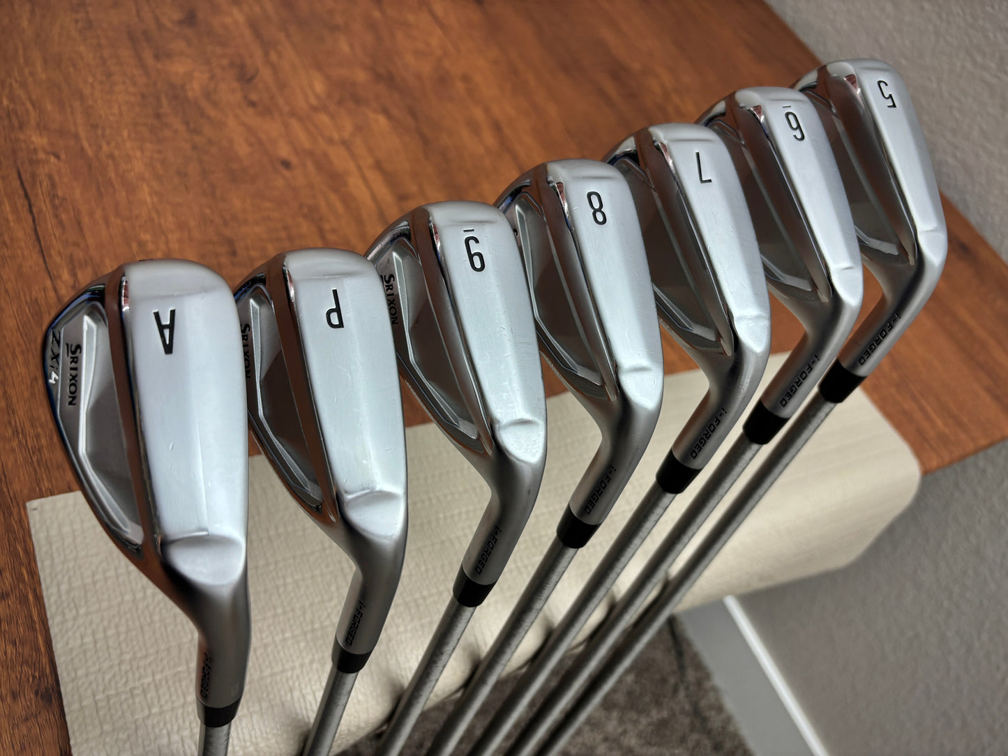 Srixon ZXi4 Iron Set 5-AW / Aerotech Steelfiber Stiff