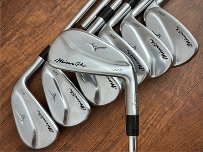 Mizuno Pro 225 Iron Set 4-PW / Accra 110i Steel Shafts