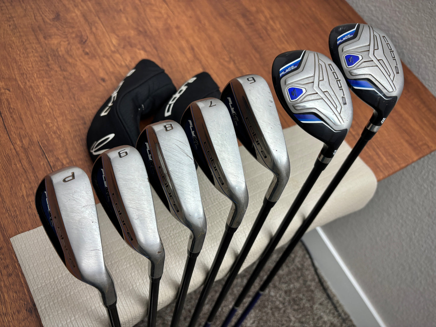 Cobra Fly XL Hybrid/Iron Combo Set 4-PW / Regular Flex