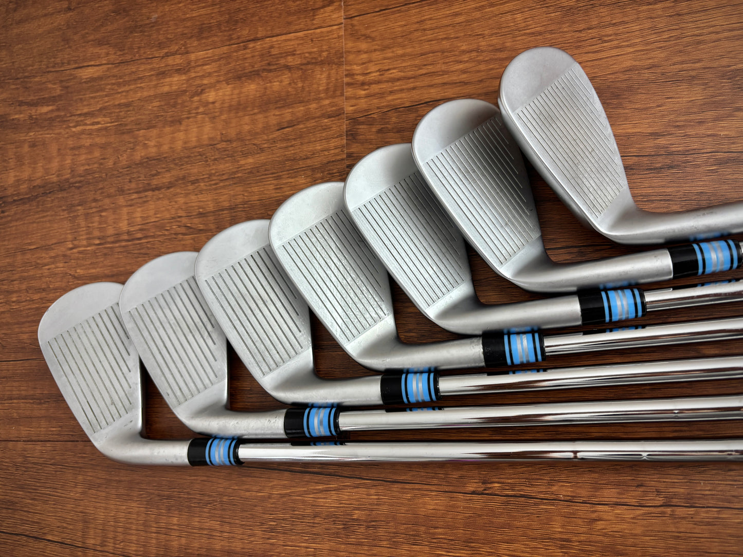 Srixon ZXi4 Iron Set 5-AW / KBS Tour 120 Stiff