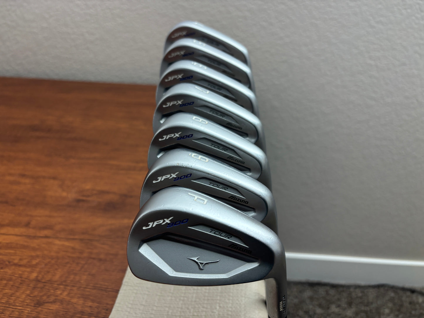 Mizuno JPX 900 Tour Iron Set 4-PW / KBS Tour 125 Stiff+