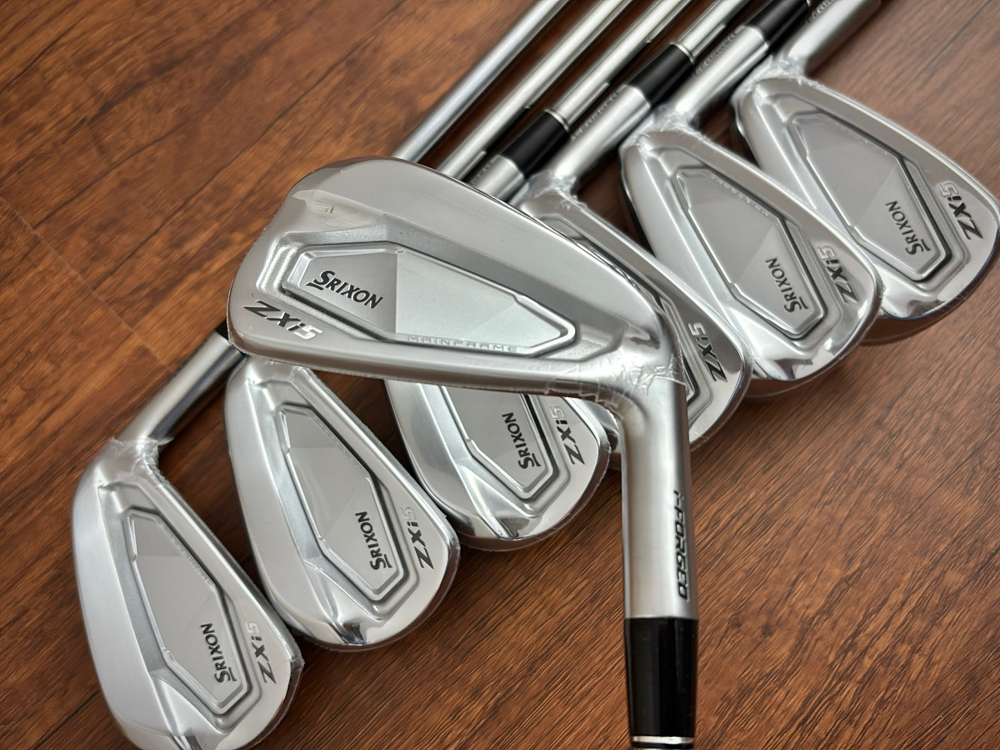 *NEW IN PLASTIC* Srixon ZXi5 Iron Set 4-PW / Dynamic Gold S300 Stiff