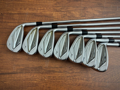 Mizuno JPX 923 Hot Metal Iron Set 4-PW / Dynamic Gold R300 Regular Flex