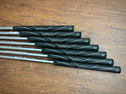 Mizuno JPX 925 Hot Metal Pro Iron Set 4-PW / Dynamic Gold S300 Stiff