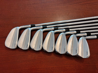 Ping i530 Iron Set 4-PW / Dynamic Gold S300 Stiff