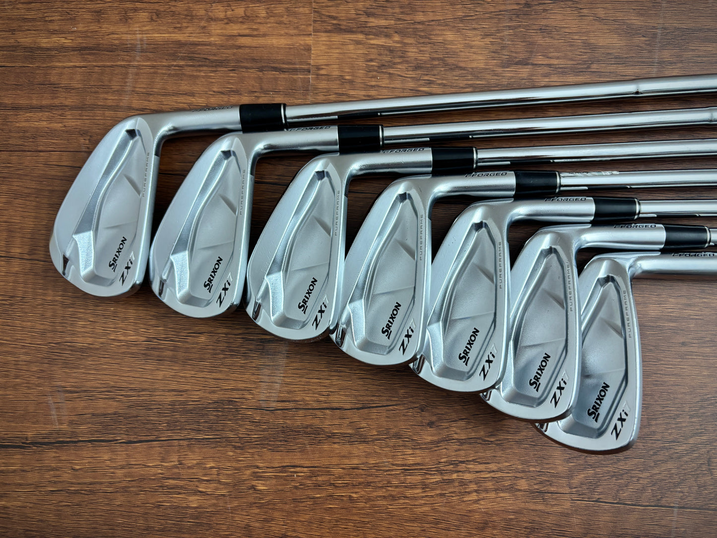 Srixon ZXi7 Iron Set 4-PW / Dynamic Gold S300 Stiff