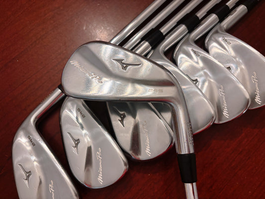 Mizuno Pro 245 Iron Set 4-PW / Dynamic Gold S300 Stiff