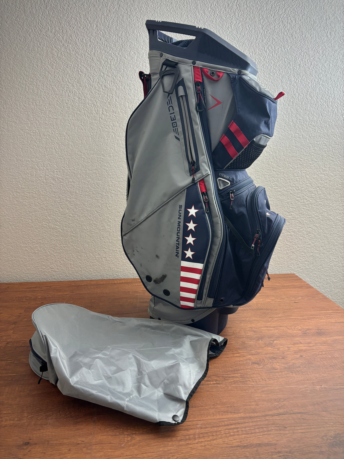 Sun Mountain 2024 C130 USA Cart Bag Red/White/Blue
