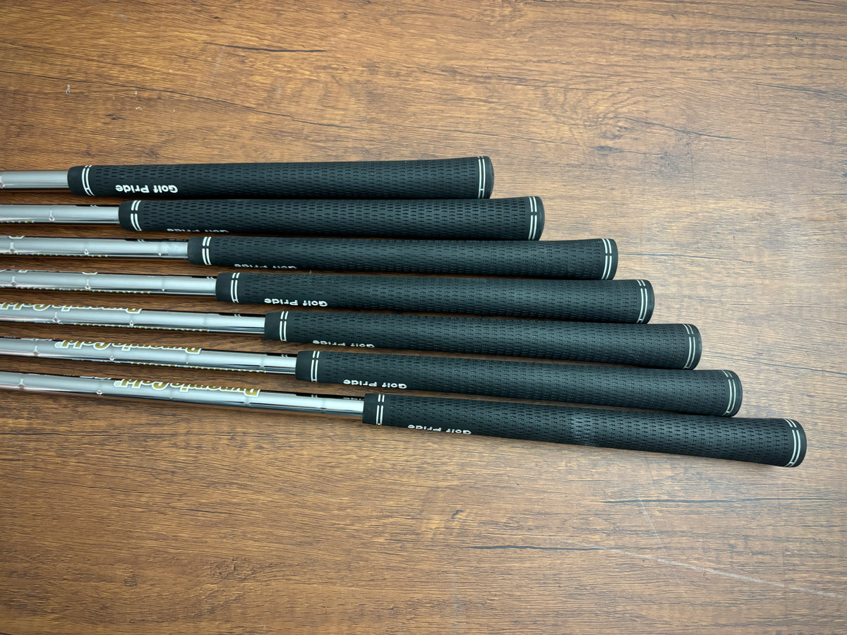 Ping G425 Iron Set 5-UW / Dynamic Gold R300 Regular Flex