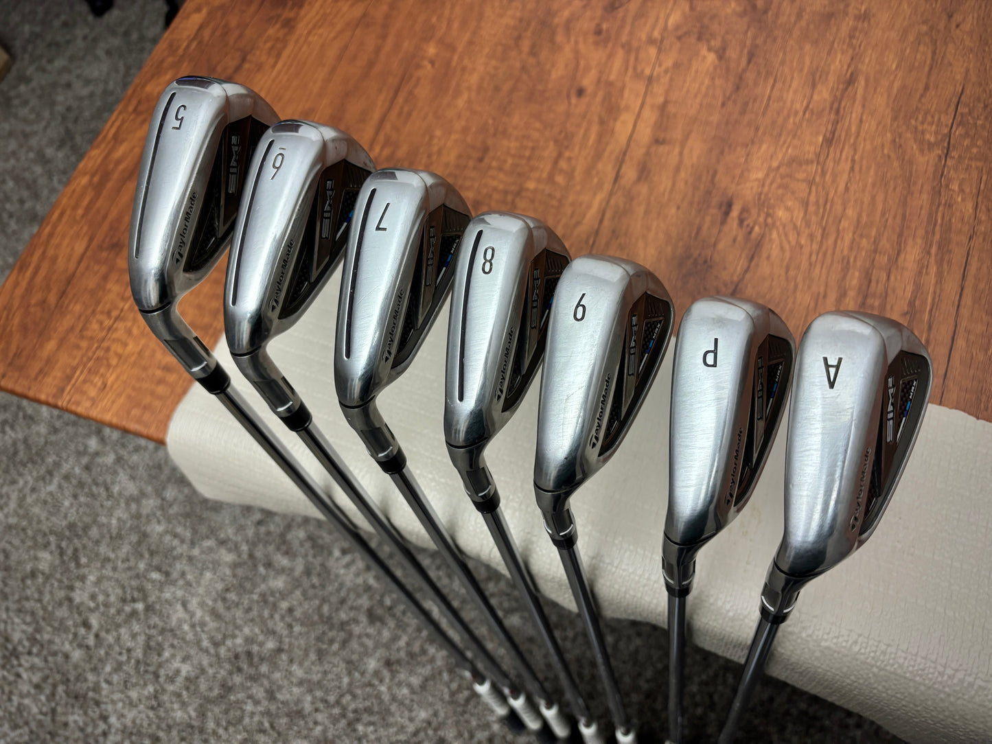 (Left-handed) Taylormade SIM 2 Max Iron Set 5-AW / KBS Max MT Regular Flex