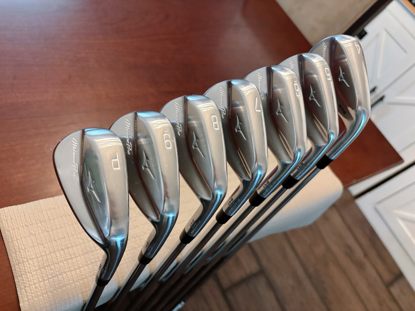 Mizuno Pro 241 / 245 Iron Set 4-PW / Dynamic Gold S400 Stiff