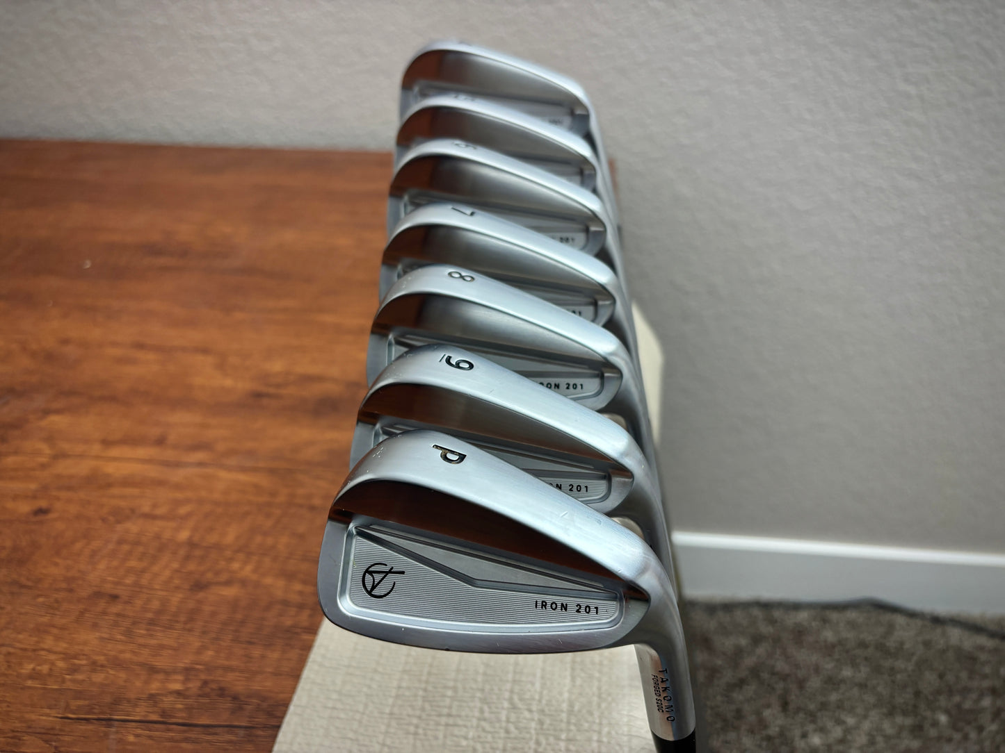 *MINT* Takomo 201 Iron Set 4-PW / KBS Tour 120 Stiff