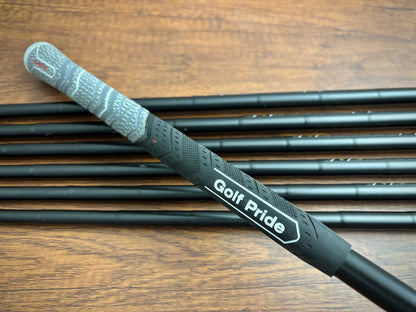 Mizuno JPX 925 Forged Black Iron Set 4-PW / Dynamic Gold S400 Stiff