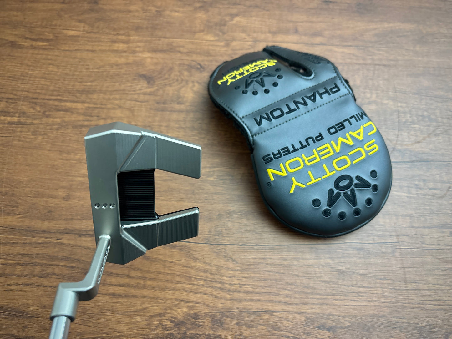 *MINT* 2025 Titleist Scotty Cameron Phantom 5.2 Putter 34” + headcover