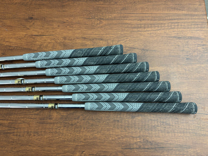 Titleist T100 ‘23 Iron Set 4-PW / Dynamic Gold X100 X-Stiff