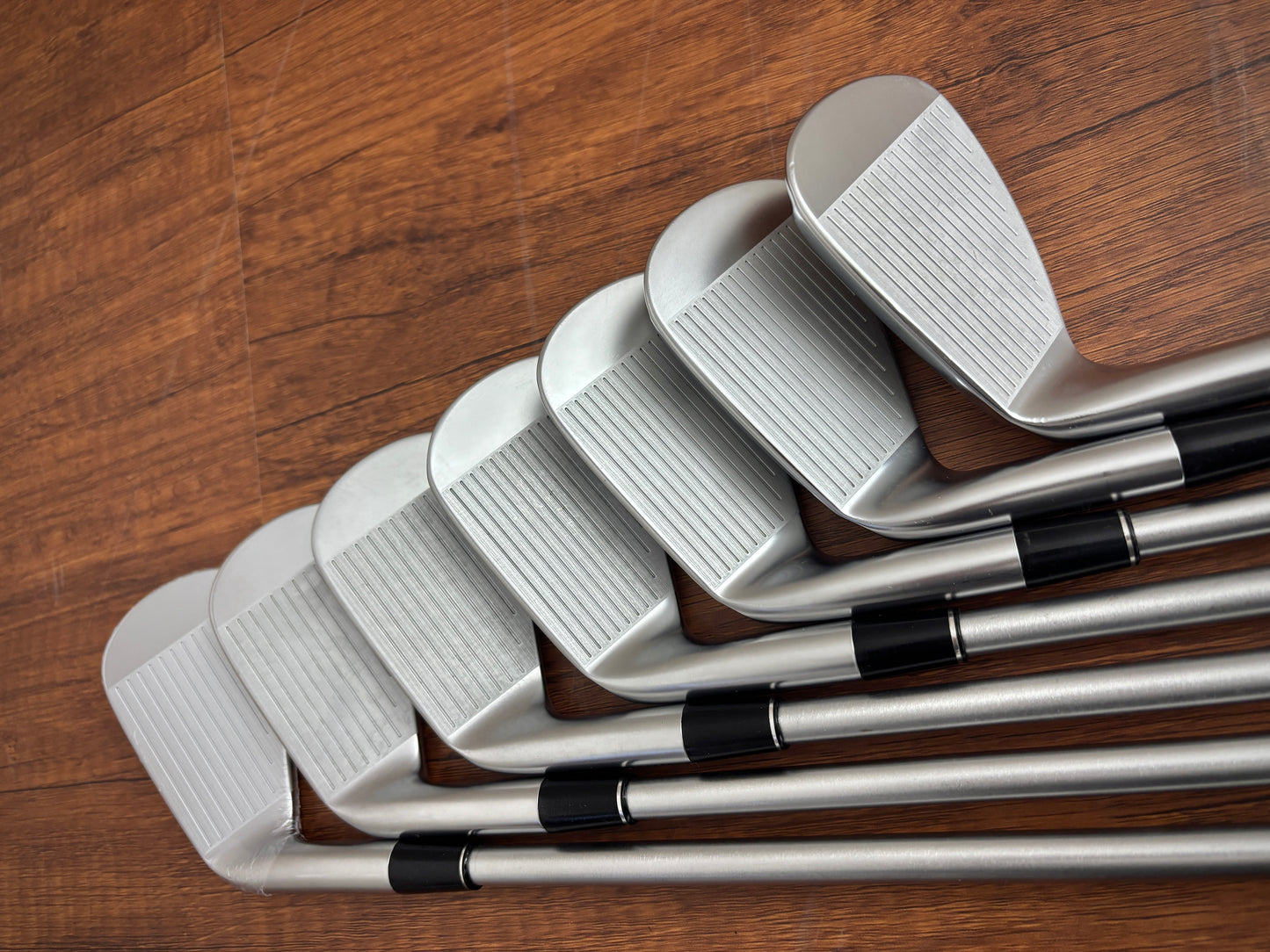 Srixon ZXi7 Iron Set 5-AW / KBS Tour C-Taper Lite 115 X-Stiff