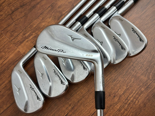 Mizuno Pro 225 Iron Set 4-PW / True Temper AMT S300 Stiff