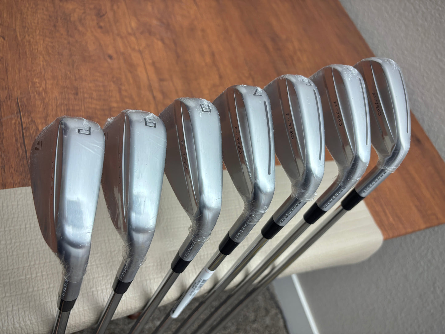 *NEW IN PLASTIC* Taylormade P790 '25 Iron Set 4-PW / KBS Tour Lite Stiff