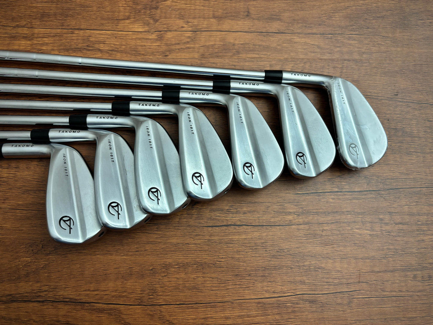 (Left-handed) Takomo 101T Iron Set 4-PW / KBS Tour Lite Stiff