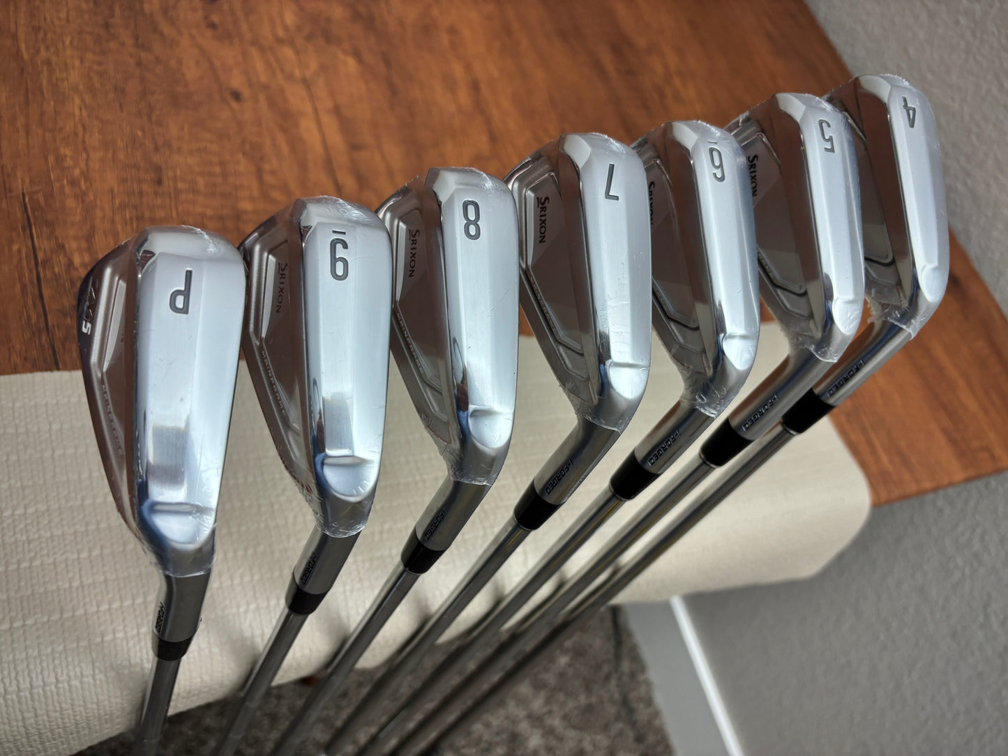 *NEW IN PLASTIC* Srixon ZXi5 Iron Set 4-PW / Dynamic Gold S300 Stiff