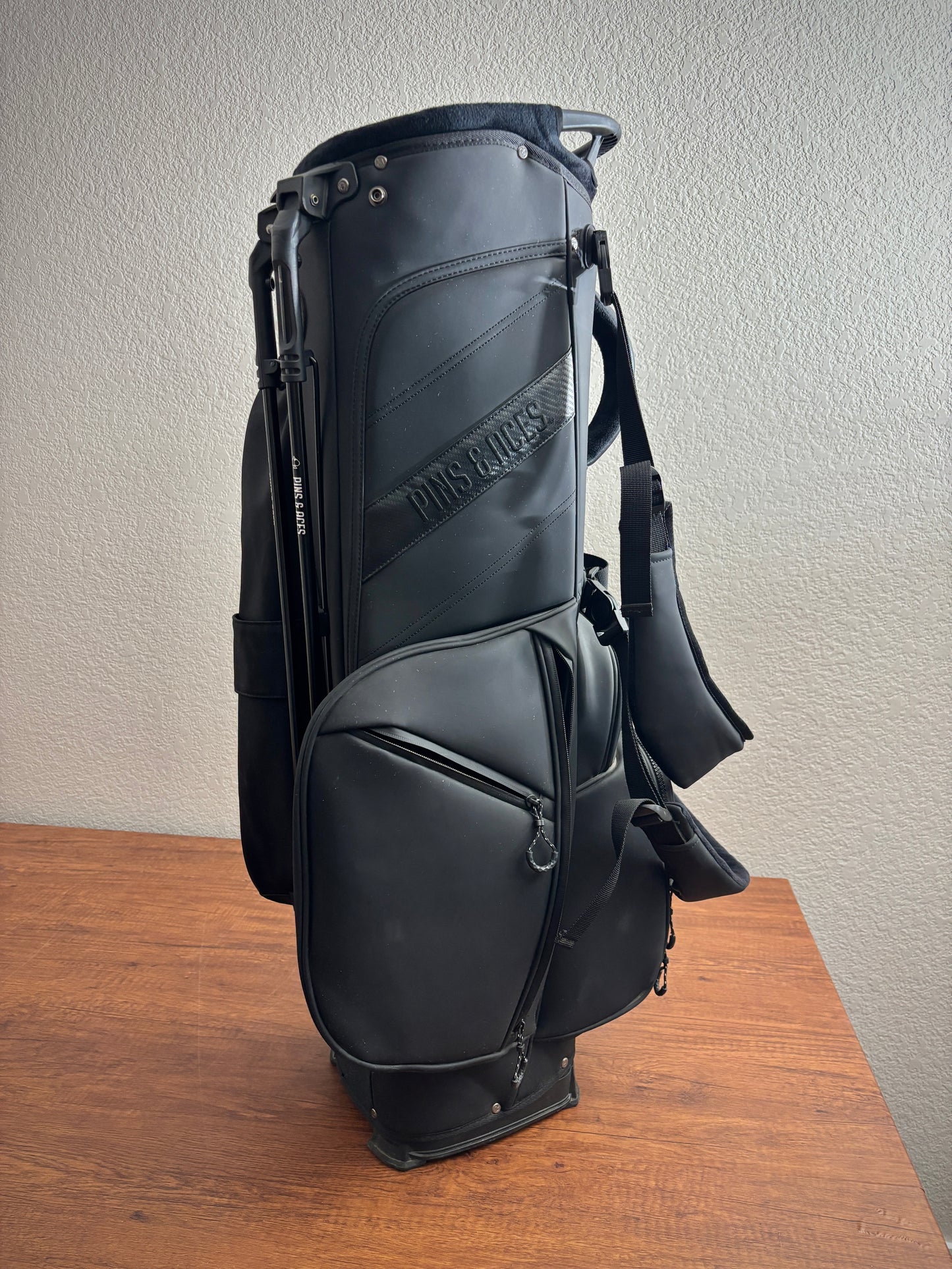 Pins & Aces Golf Stand Bag Black