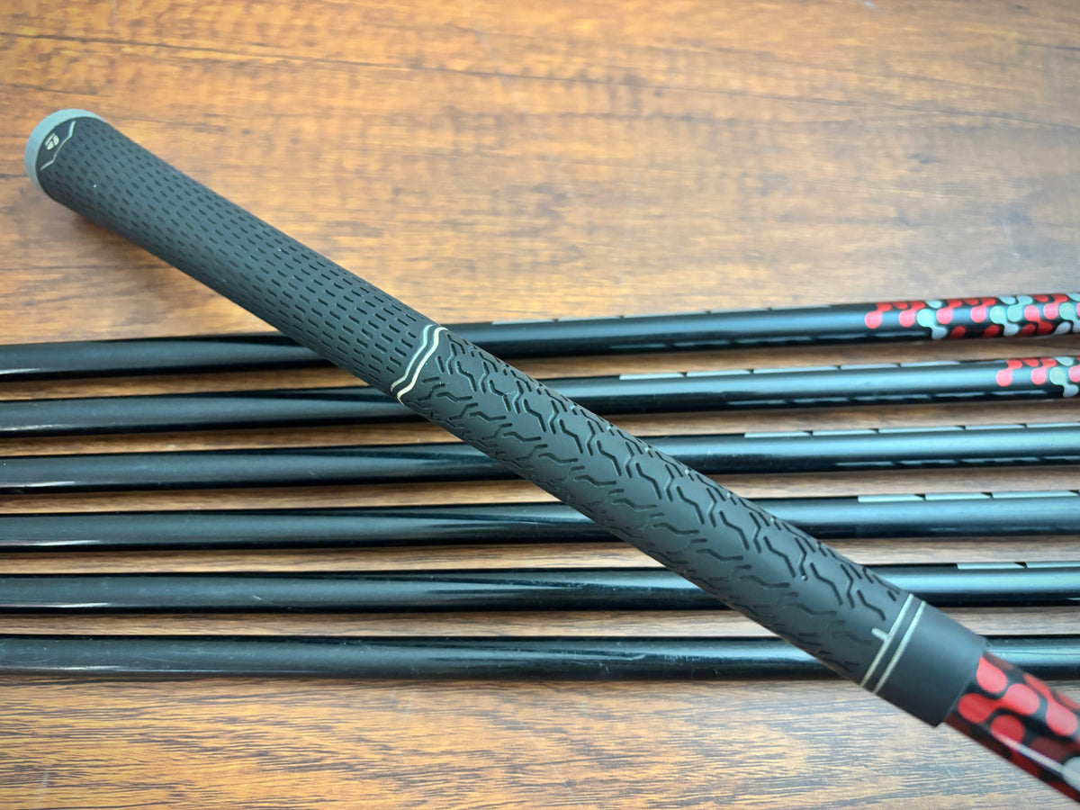 Taylormade M4 Iron Set 5-SW / Fujikura Atmos Regular Flex Graphite