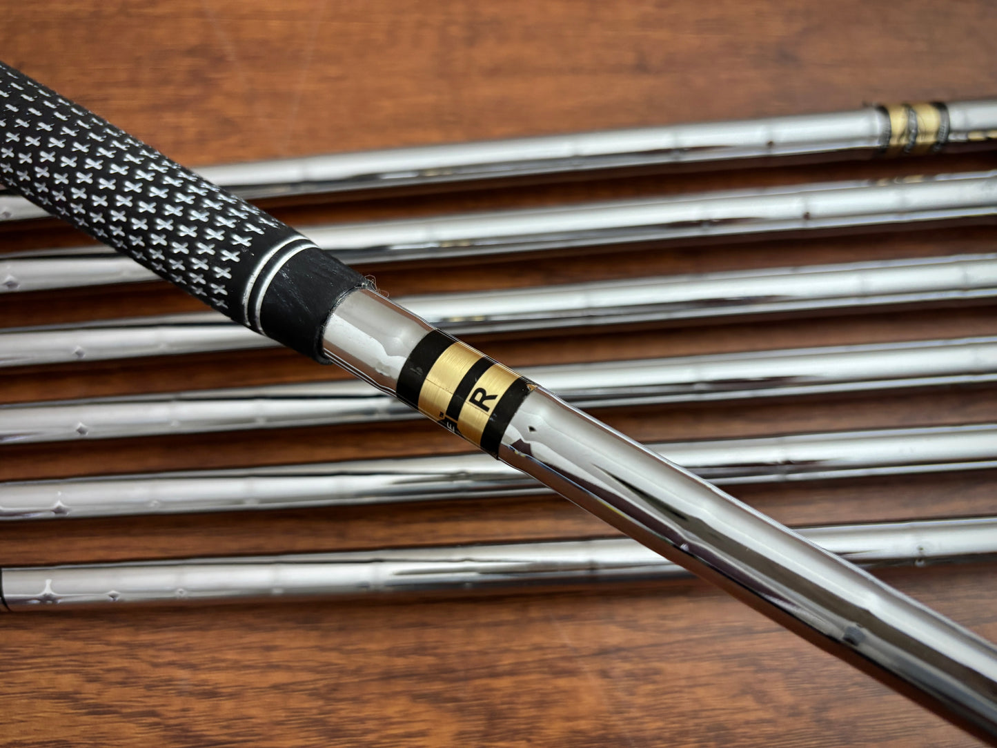 Cleveland Tour Action Iron Set 4-PW / Regular Flex