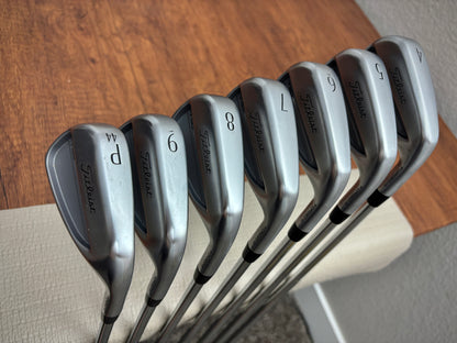 Titleist T150 '25 Iron Set 4-PW / True Temper AMT Stiff