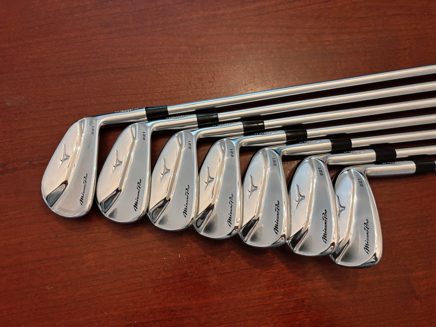 Mizuno Pro 221 Iron Set 4-PW / Project X LS 6.0 Stiff