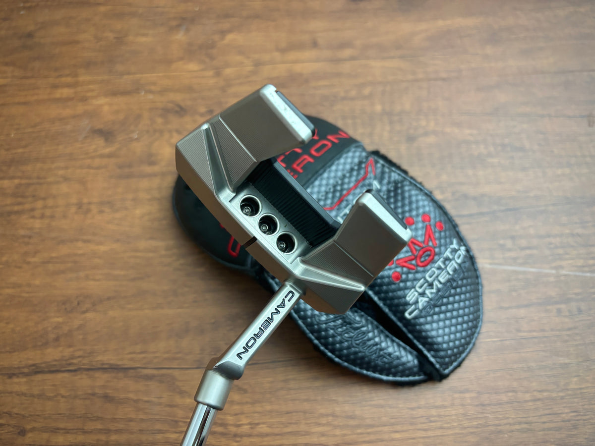 Titleist Scotty Cameron 2026 Phantom 5.2 Putter 35" + headcover