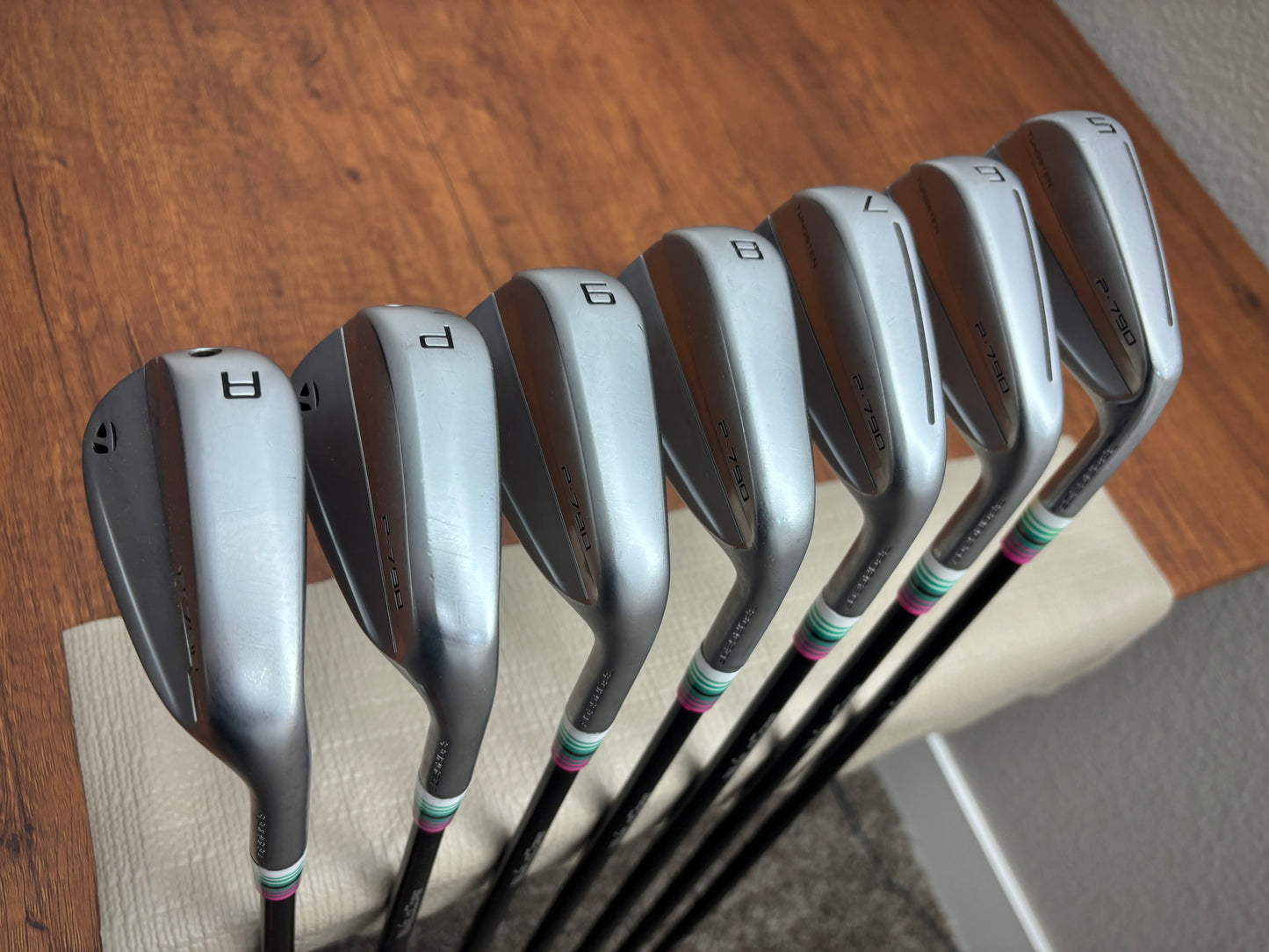 Taylormade P790 ‘23 Iron Set 5-AW / Fujikura Axiom X-Stiff w Velocore