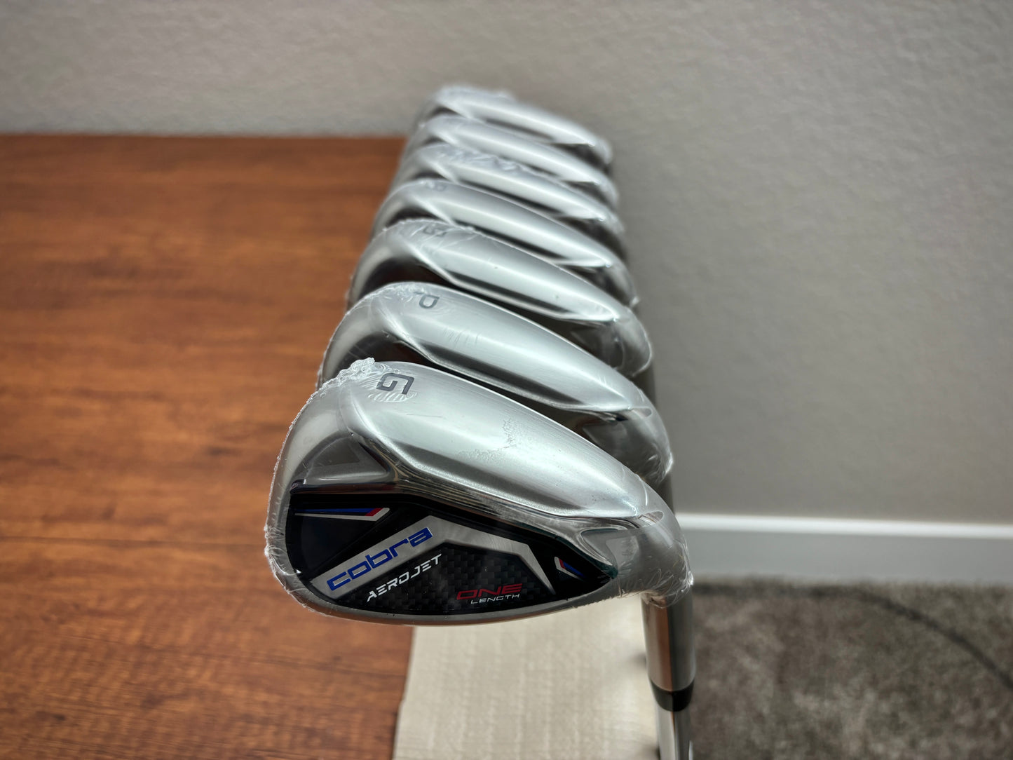 *NEW IN PLASTIC* Cobra Aerojet One Length Iron Set 5-GW / KBS Tour Lite Stiff