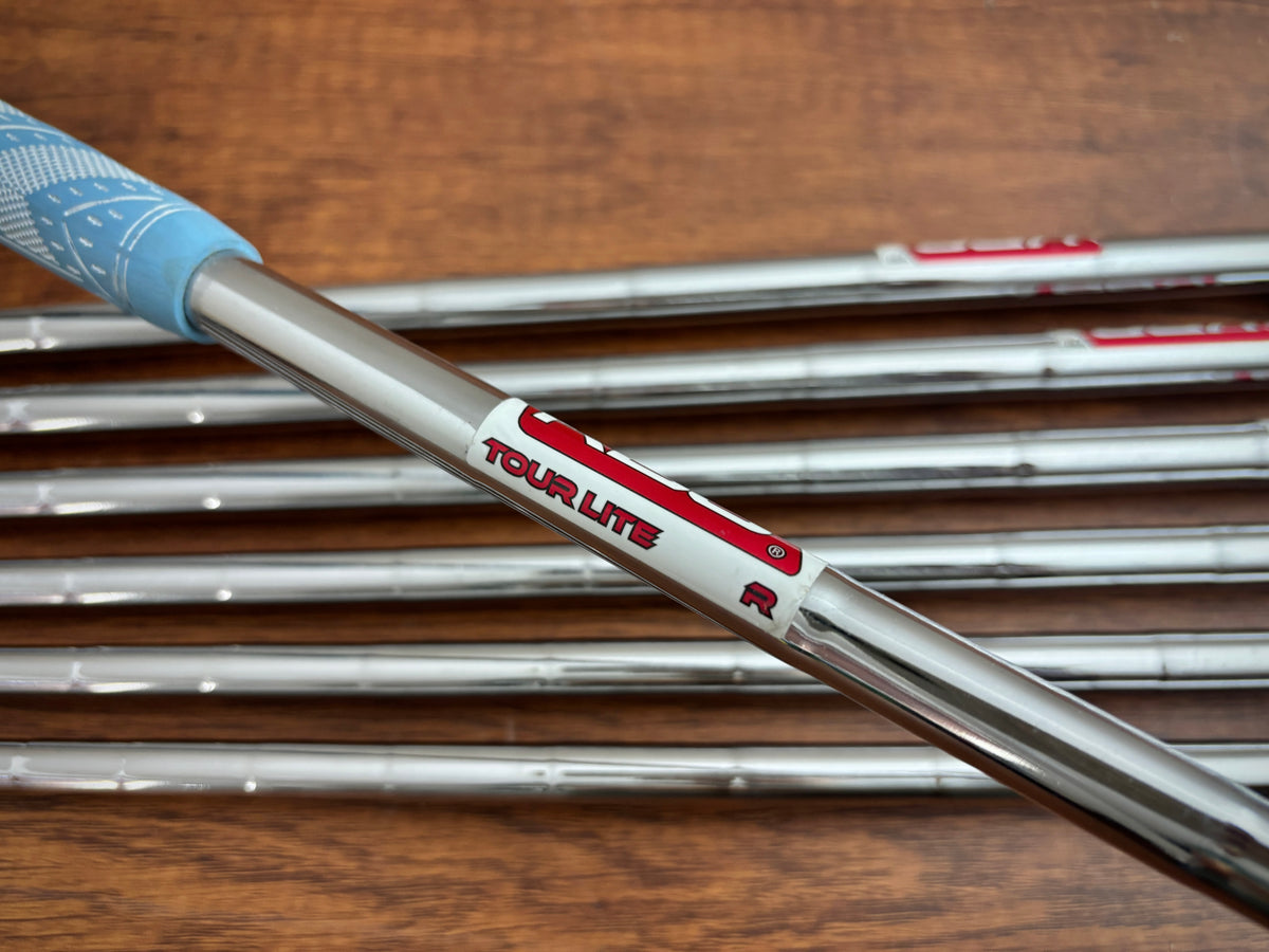 Cobra Darkspeed Iron Set 5-GW / KBS Tour Lite Regular Flex
