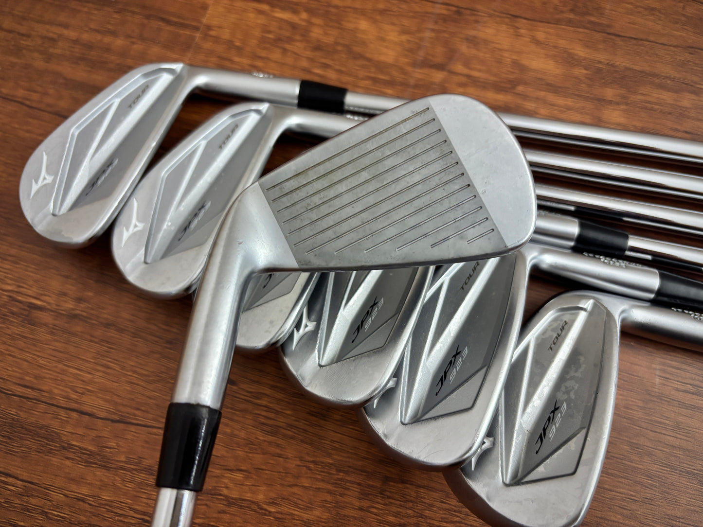 Mizuno JPX 923 Tour Iron Set 4-PW / Dynamic Gold S300 Stiff