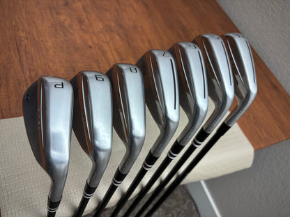 Taylormade P790 '25 Iron Set 4-PW / Stiff Graphite Shafts